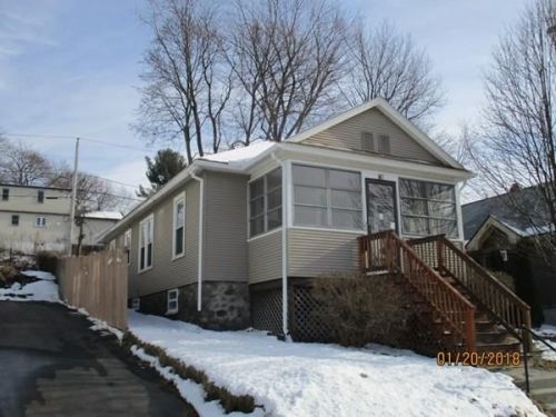 20 Indian Lake Pkwy, Worcester, MA 01605-1216