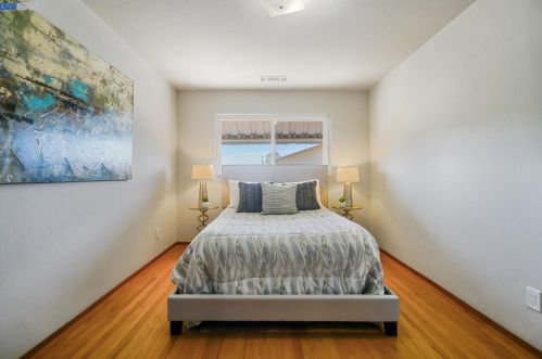 2165 Bradhoff Ave, San Leandro CA 94577-6119 exterior