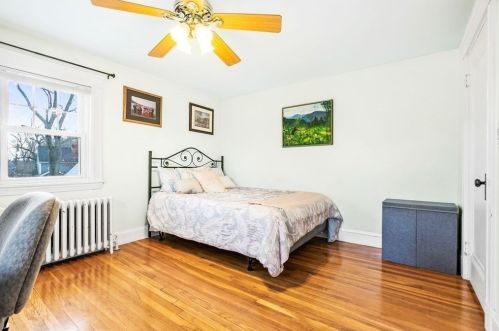 18 Angier Cir, Newton MA 02466-2901 exterior