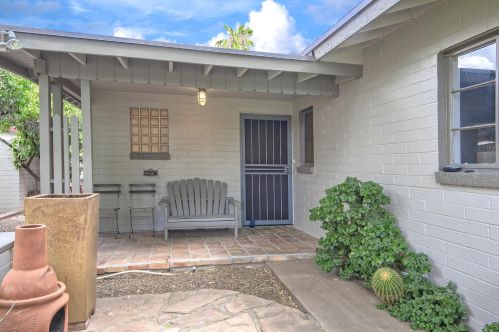 1640 Clarendon Ave, Phoenix, AZ 85015-5517