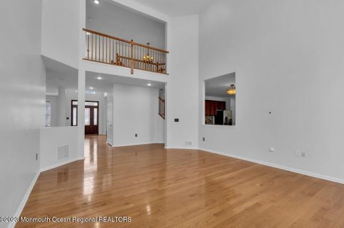 111 Picadilly Dr, Jackson Twp NJ  08527-1290 exterior