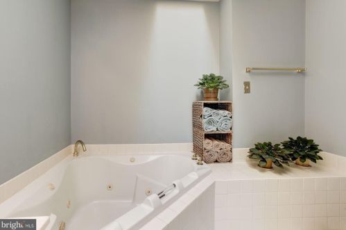 5207 Lightfoot Path, Columbia MD 21044-1100 exterior