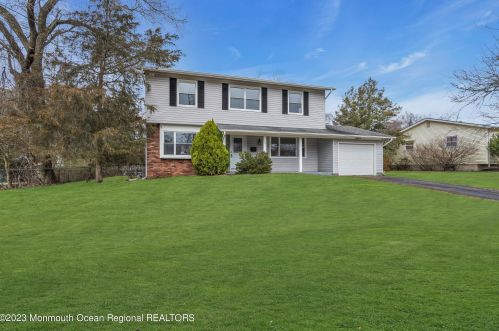 36 Drexel Dr, Jackson Twp NJ  08527-2328 exterior