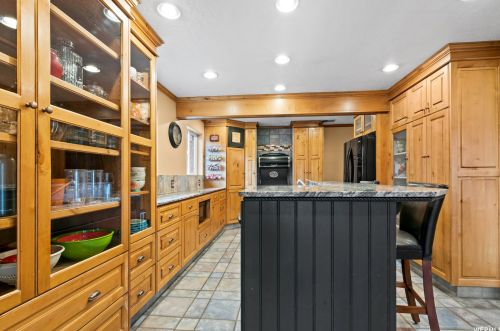 7993 Erique Way, Sandy UT 84093-6422 exterior