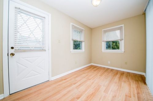 27 Keene Rd, New Bedford, MA 02743-1305