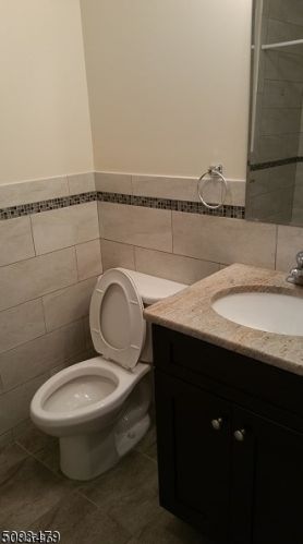 203 Manor Ave, East Newark NJ  07029-2017 exterior