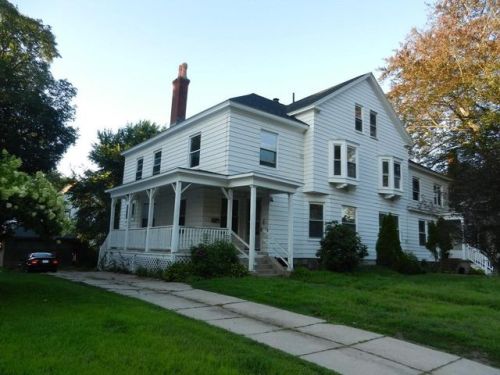 322 Highland St, Worcester, MA 01602-2131