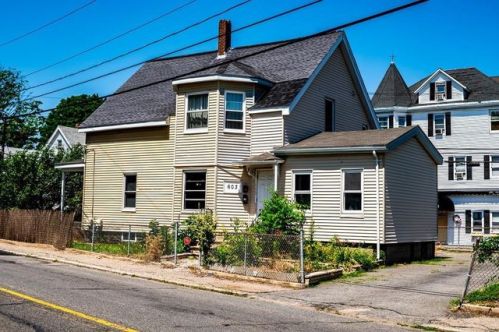 603 Bay St, Taunton, MA 02780-1798