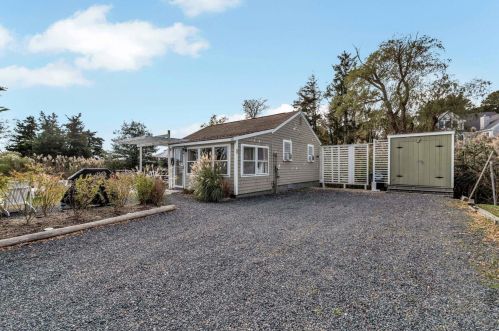 722 State Hwy, Eastham MA 02642-2534 exterior