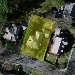 67 Brackett Rd, Newton MA  02458-2613 aerial view