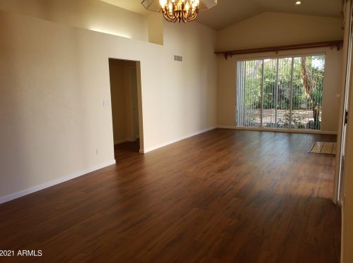 4146 Becker Ln, Phoenix, AZ 85028-3547