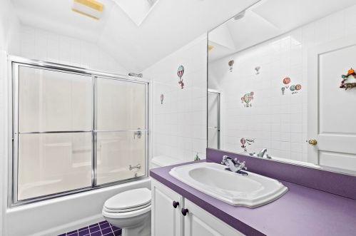 59 Crestview Rd, Milton MA 02186-3648 exterior