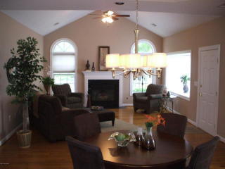 14216 Troon Dr, Louisville, KY 40245-4704