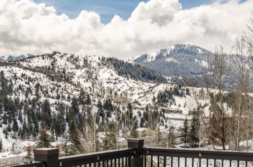 4019 Sunrise Dr, Park City UT 84098-4757 exterior