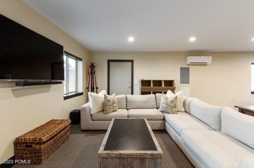 8449 Silver Crk Rd, Park City UT exterior