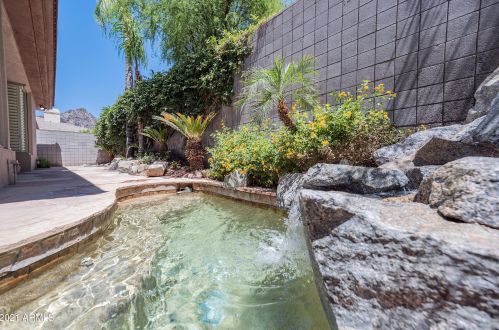 6417 30th Way, Phoenix AZ  85016-8927 exterior