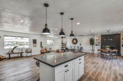 3212 Captain Dreyfus Ave, Phoenix AZ  85032-6146 exterior