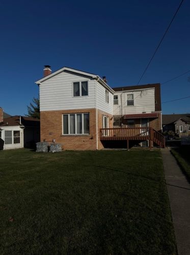 4136 Grove Ave, Forest View, IL 60402-4495