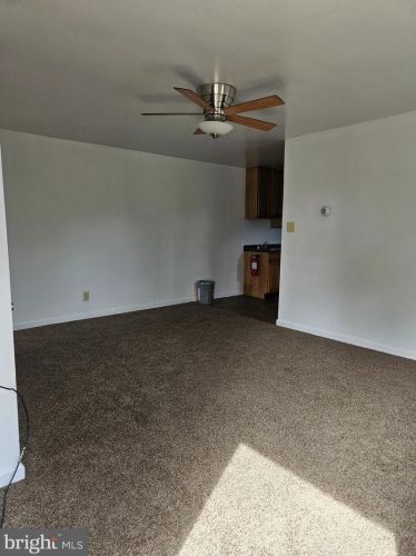 525 Asbury Ave, West Deptford NJ  08063-1202 exterior