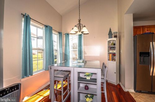 9 Canal Vw Dr, Trenton NJ 08648-1319 exterior