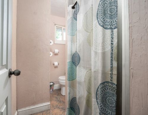 24 Holcombe St, Worcester MA 01604 exterior