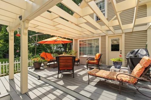 376 Tremont St, Taunton MA 02780-3023 exterior