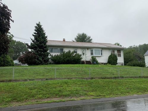 5 Forbes Ave, Burlington MA  01803-3004 exterior