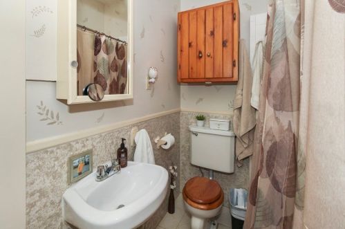 123 Locust St, New Bedford MA 02740-4506 exterior