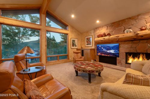 2068 Mahre Dr, Park City UT 84098-8508 exterior