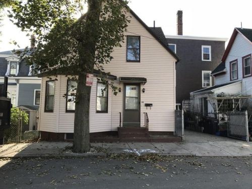 38 Kenilworth St, Everett MA  02149-2920 exterior