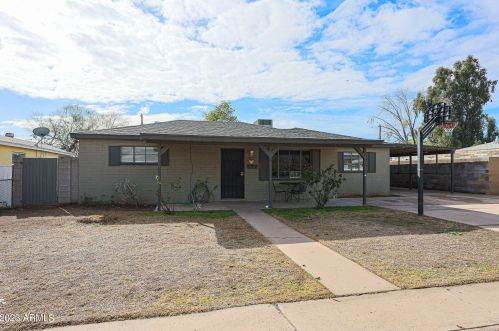 2939 Echo Ln, Phoenix AZ  85051-3946 exterior