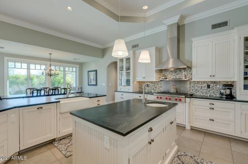 5621 Calle Camelia, Phoenix AZ 85018-4617 exterior