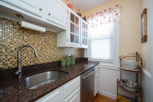 68 Eunice Ave, Worcester MA 01606-3132 exterior