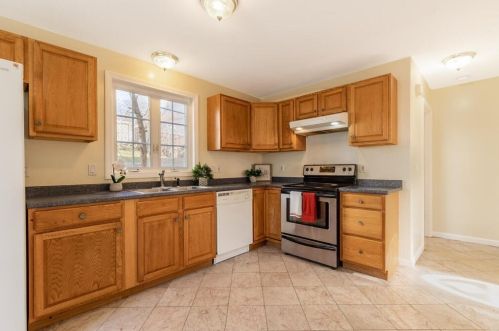 16A-16B Sigourney St, Worcester MA exterior