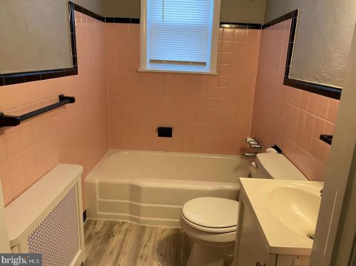 609 Broadway, West Deptford NJ 08093-1172 exterior