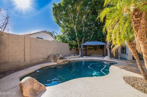 16025 18 Dr, Phoenix AZ 85045-1774 exterior