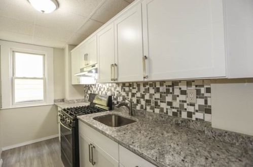 69 Lexington St, Lawrence MA 01841-2525 exterior