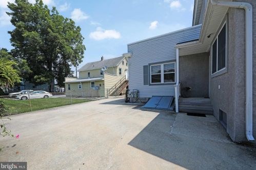 132 Main St, West Deptford NJ 08051-1046 exterior