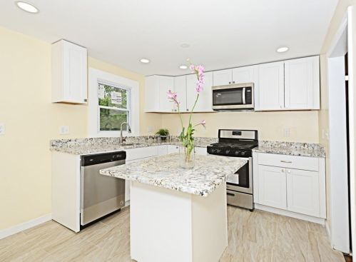 97 Floral St, Shrewsbury MA  01545-3225 exterior