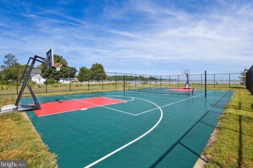 1525 Bay Dr, Shady Side MD exterior