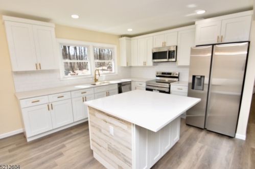 8 Evergreen Rd, Wantage NJ  exterior