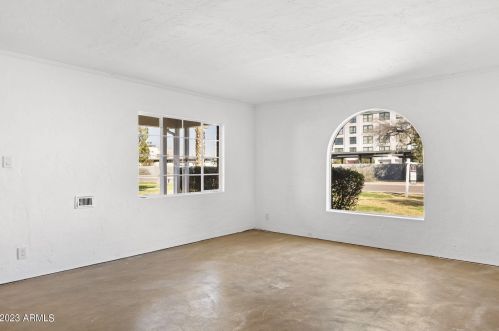 525 Edgemont Ave, Phoenix AZ 85035-1809 exterior