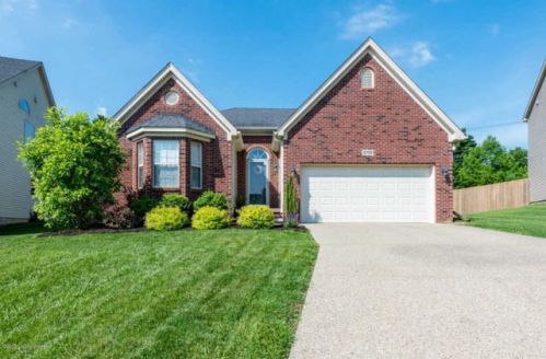 9706 Collier Ln, Louisville, KY 40291-3182