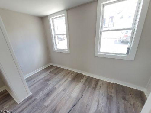 17 Barnett Ln, Belleville NJ  07109-1417 exterior