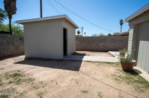 3117 65th Ave, Phoenix AZ 85033-5215 exterior