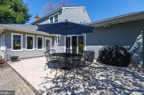 33 Winthrop Rd, Trenton NJ 08648-1557 exterior