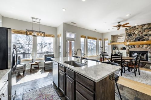 4019 Sunrise Dr, Park City UT 84098-4757 exterior