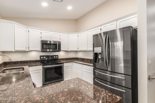 13826 36 Pl, Phoenix AZ 85050-8386 exterior