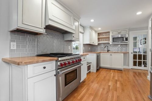 24 Bradley Wood Dr, Hingham MA 02043-1731 exterior