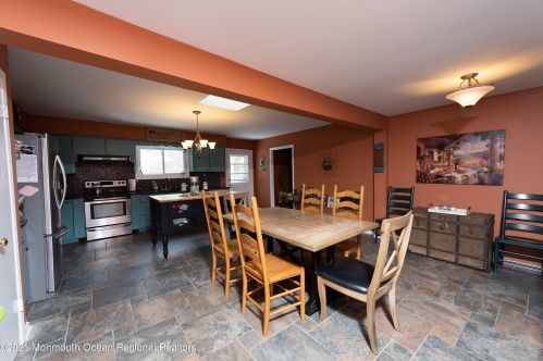 41 Salem Ln, Little Silver NJ 07739-1038 exterior